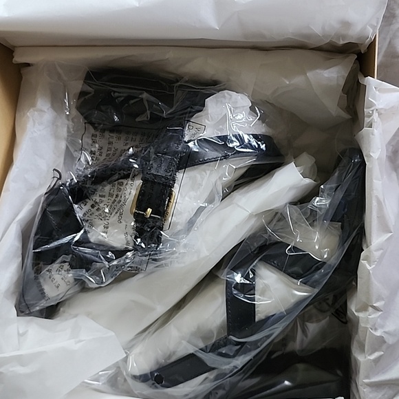 Michael Kors Collection Gladys - Picture 2 of 6